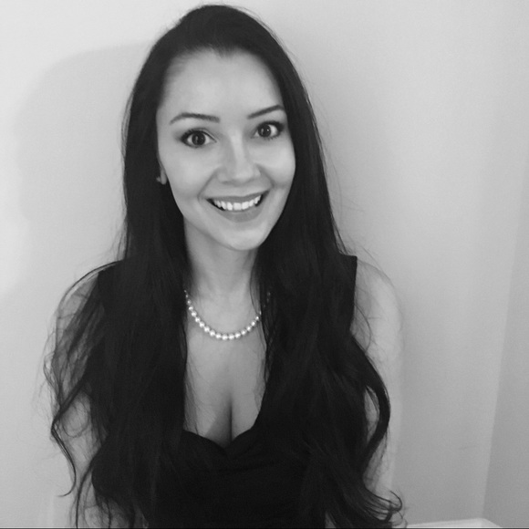 Meet your Posher, Rebecca - Picture 3 of 3